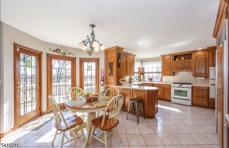 MOUNTAIN VIEW ESTATES - Residential