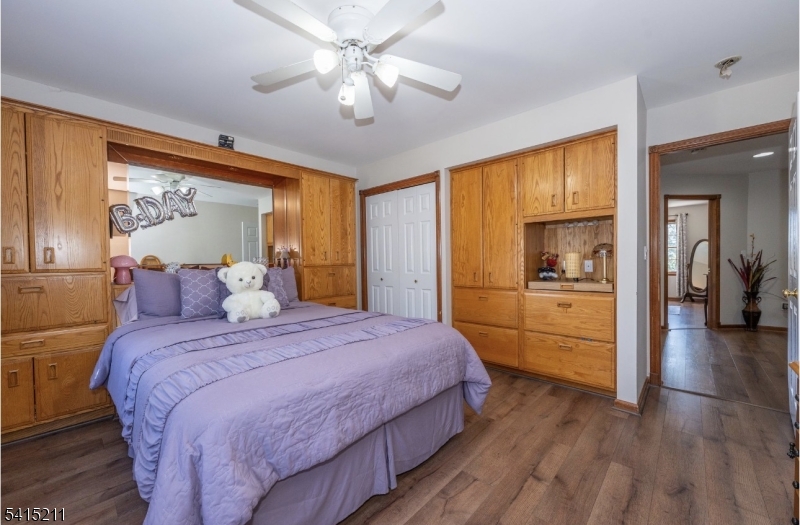 MOUNTAIN VIEW ESTATES - Residential