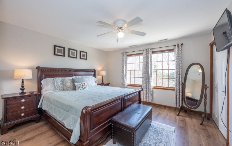 MOUNTAIN VIEW ESTATES - Residential