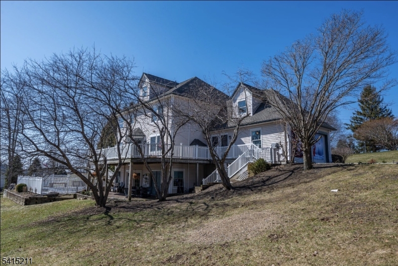 MOUNTAIN VIEW ESTATES - Residential