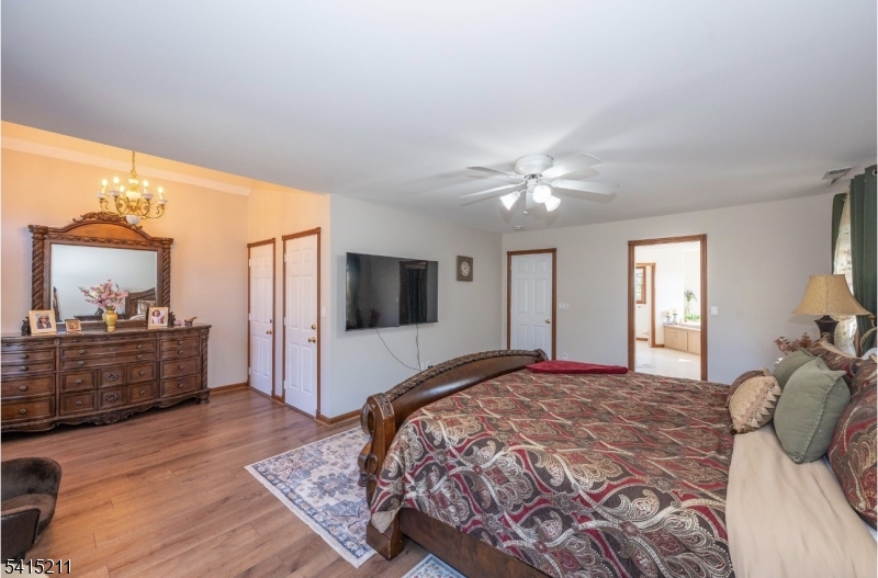 MOUNTAIN VIEW ESTATES - Residential