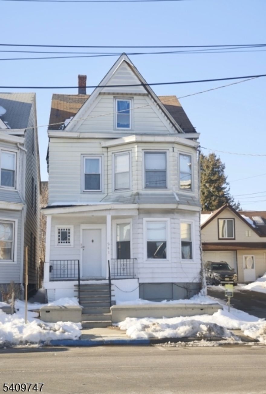 Bright and spacious first floor 2-bedroom, 1-bath unit offering comfortable and convenient living. Features a generously sized kitchen and bathroom along with two private entrances from both the front and back of the home. The rear entrance opens to a fully fenced in back yard with full use included. Excellent walkability to nearby markets, food, and retail stores, as well as Samuel Braen Memorial Park. Conveniently located near major routes including Route 504 and public transportation.