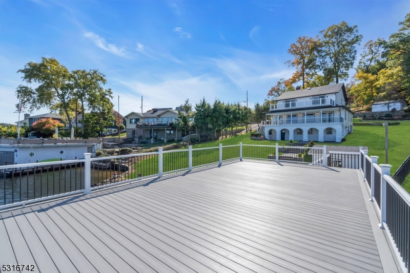 Pickerel Pt Lake Hopatcong - Residential