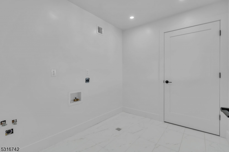 Pickerel Pt Lake Hopatcong - Residential