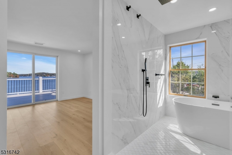 Pickerel Pt Lake Hopatcong - Residential