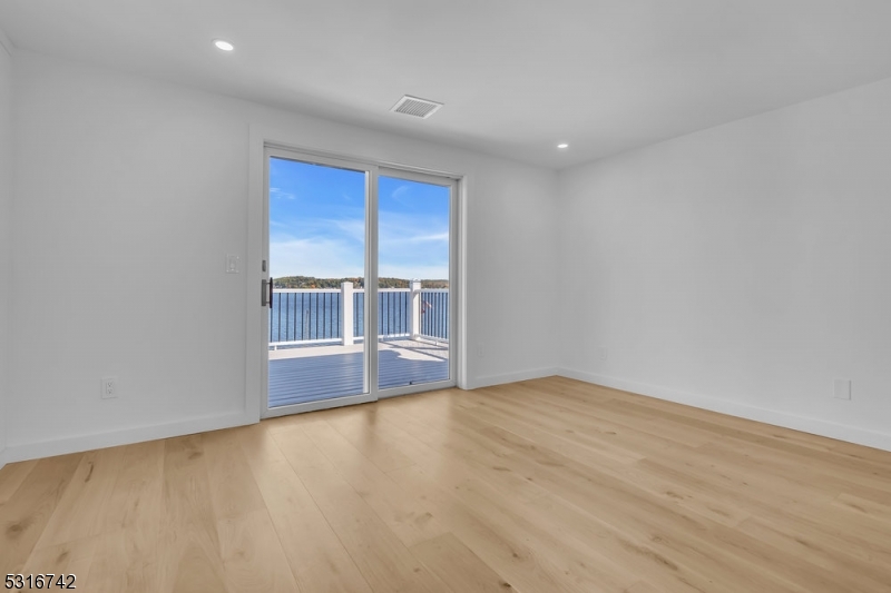 Pickerel Pt Lake Hopatcong - Residential