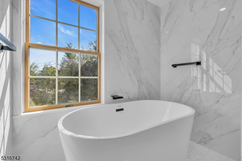 Pickerel Pt Lake Hopatcong - Residential