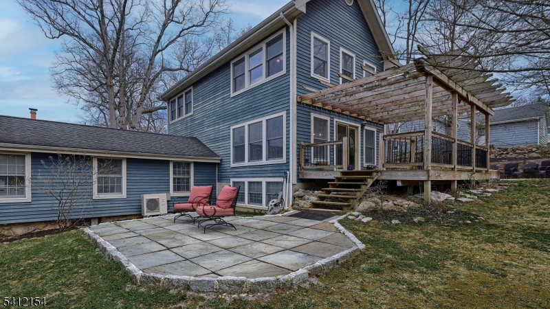 PINES LAKE - Residential