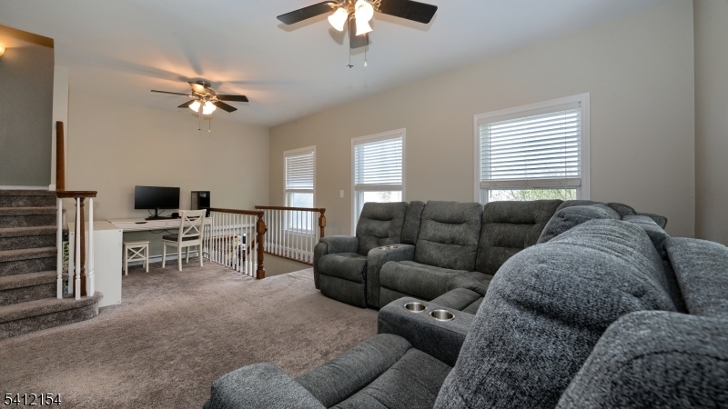 PINES LAKE - Residential