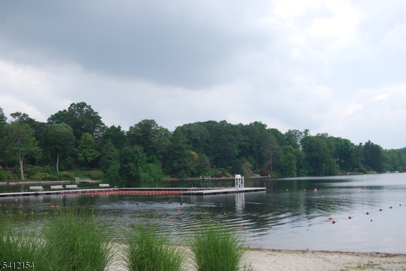 PINES LAKE - Residential