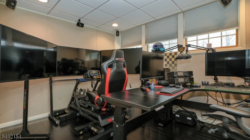 PINES LAKE - Residential