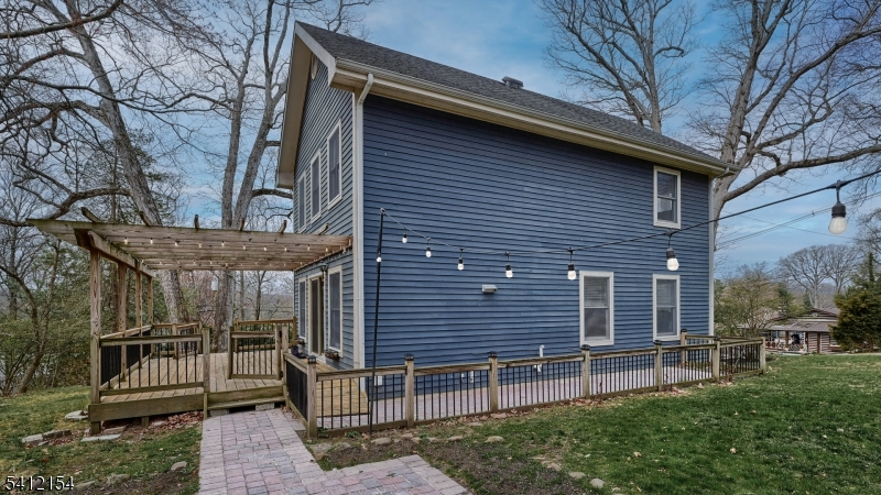 PINES LAKE - Residential