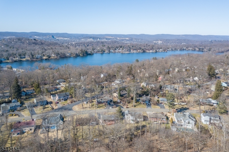 PINES LAKE - Residential