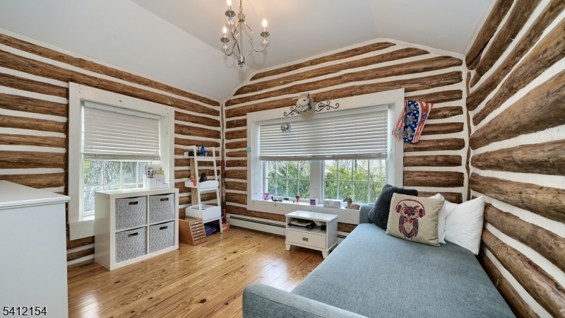 PINES LAKE - Residential