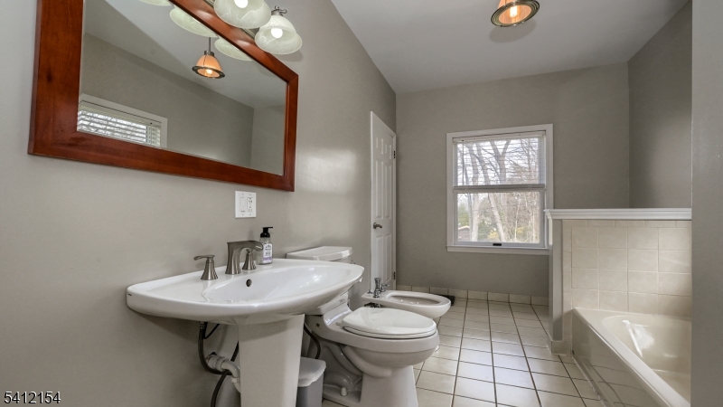 PINES LAKE - Residential