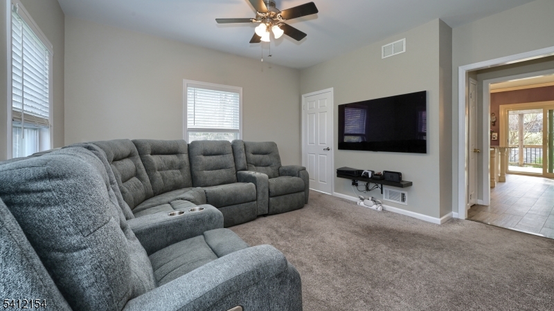 PINES LAKE - Residential