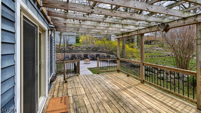 PINES LAKE - Residential