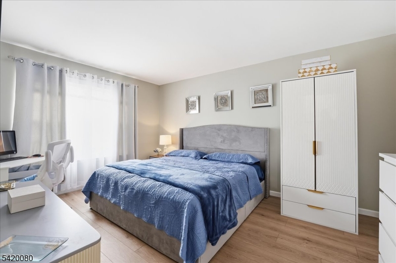 The Pointe Galloping Hill - Residential