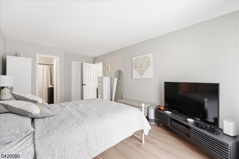 The Pointe Galloping Hill - Residential