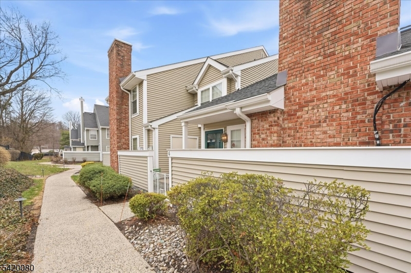 The Pointe Galloping Hill - Residential