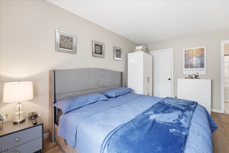 The Pointe Galloping Hill - Residential