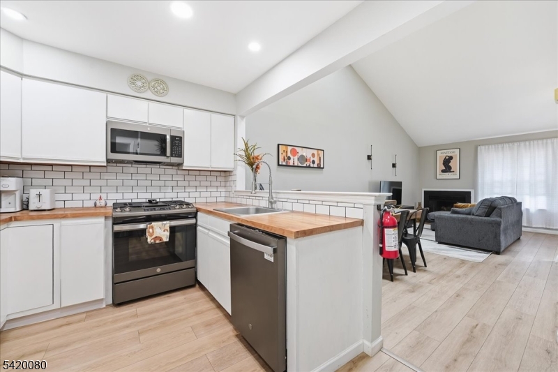 The Pointe Galloping Hill - Residential