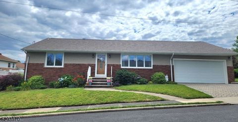 11 Margery Ct, Clifton City, NJ 07013 - #: 3907458