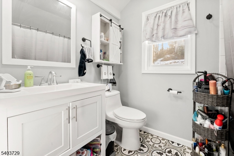 INDIAN LAKE - Residential