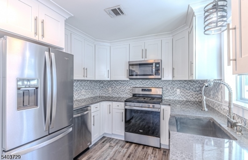 INDIAN LAKE - Residential