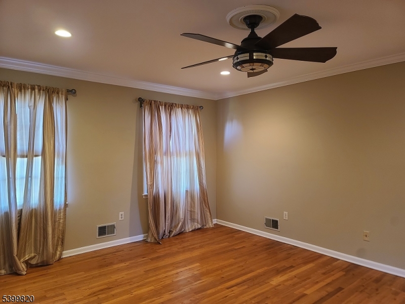 Van Holten Estates South - Residential Lease