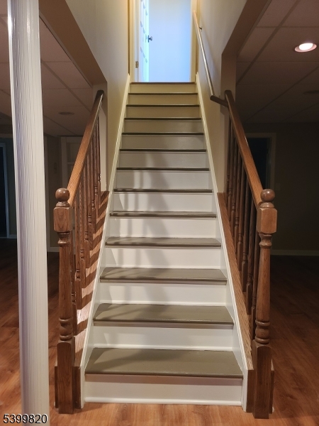 Van Holten Estates South - Residential Lease