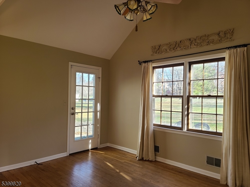 Van Holten Estates South - Residential Lease