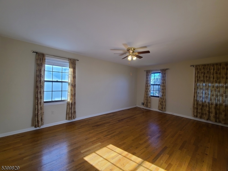 Van Holten Estates South - Residential Lease