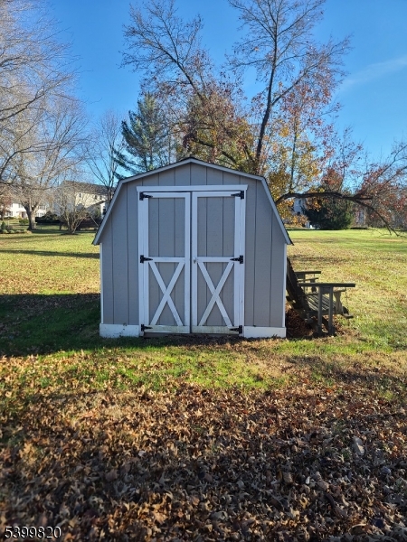 Van Holten Estates South - Residential Lease