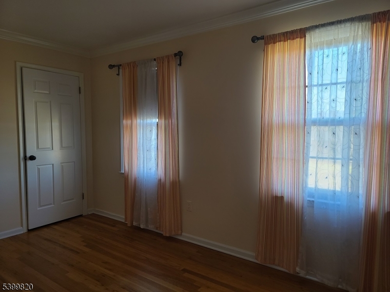 Van Holten Estates South - Residential Lease