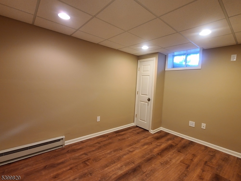 Van Holten Estates South - Residential Lease