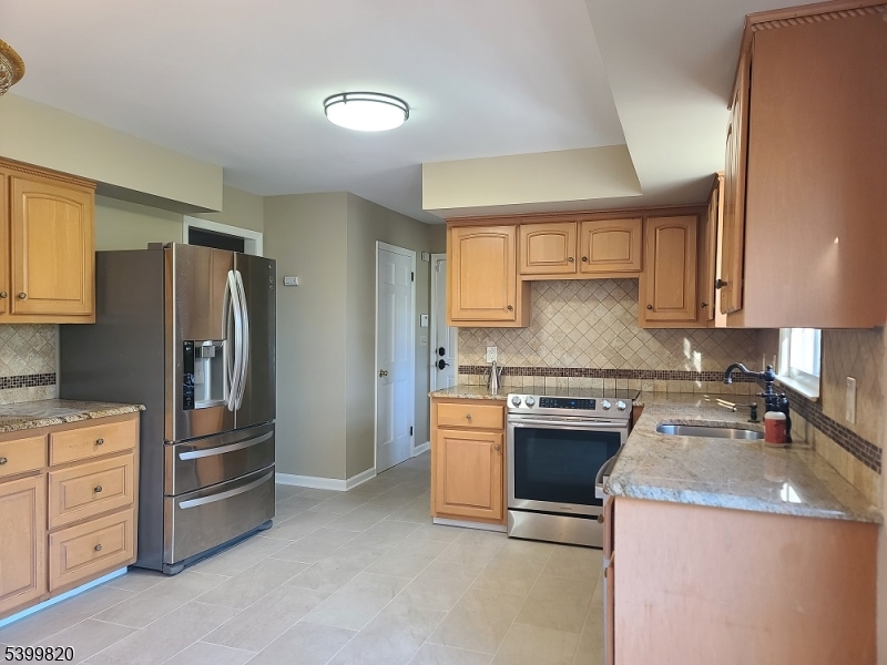 Van Holten Estates South - Residential Lease