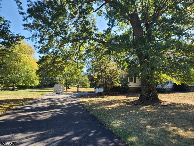 Van Holten Estates South - Residential Lease