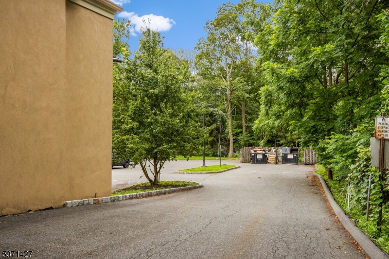 Ironia - Commercial Sale