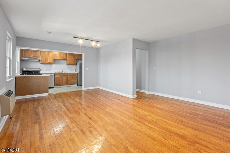 parkway village building 5 - Residential