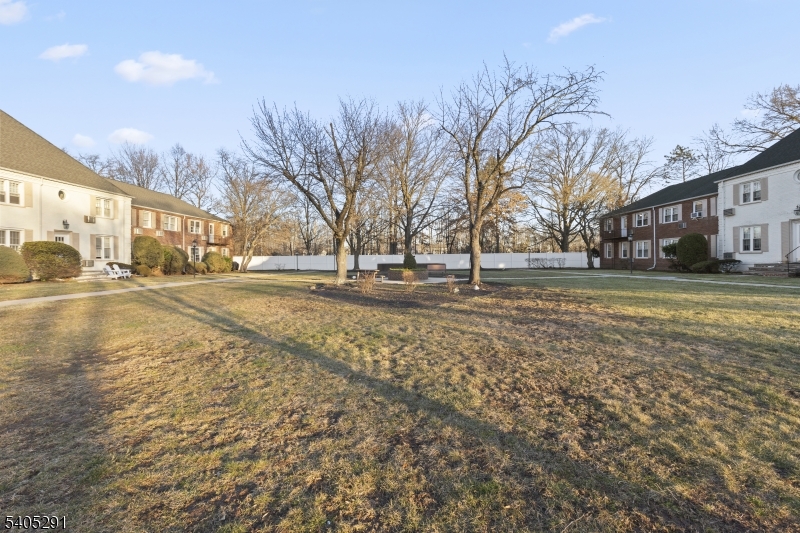 parkway village building 5 - Residential