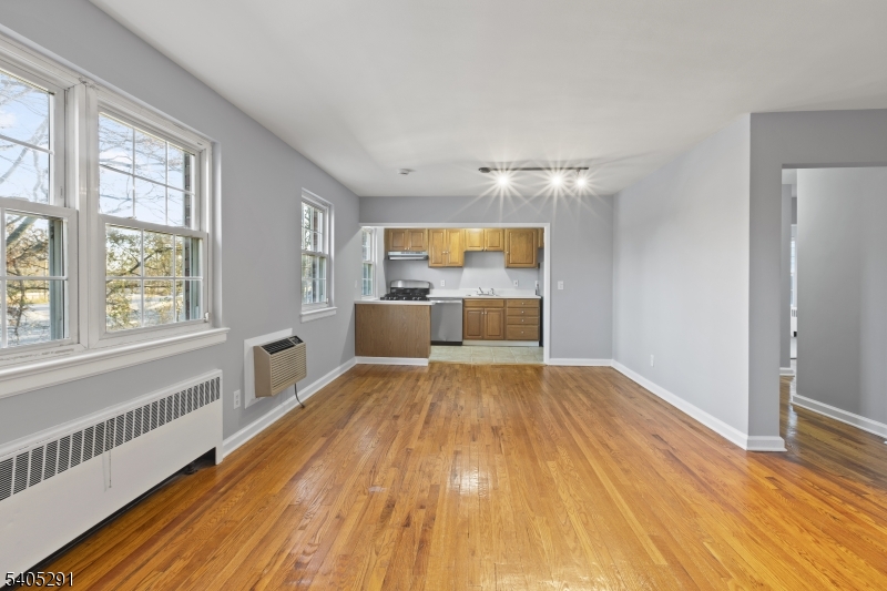 parkway village building 5 - Residential