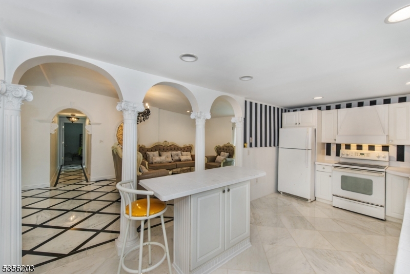 4 Burgher Rd