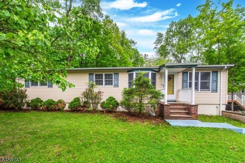 4 Burgher Rd, Vernon Twp., NJ 07422 - MLS#: 3961363