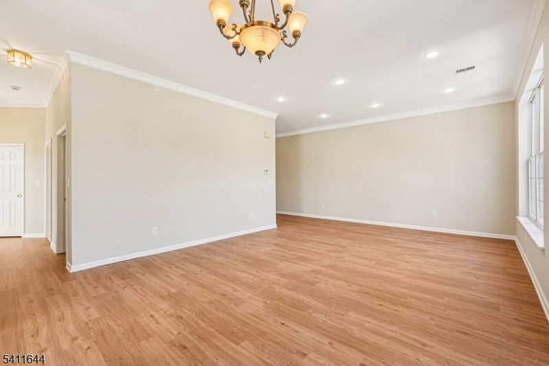 Four Seasons - Residential