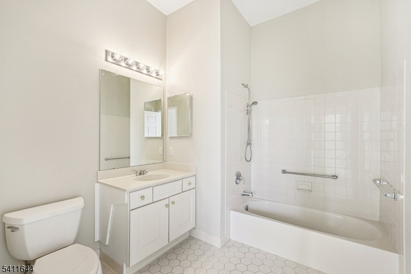 Four Seasons - Residential