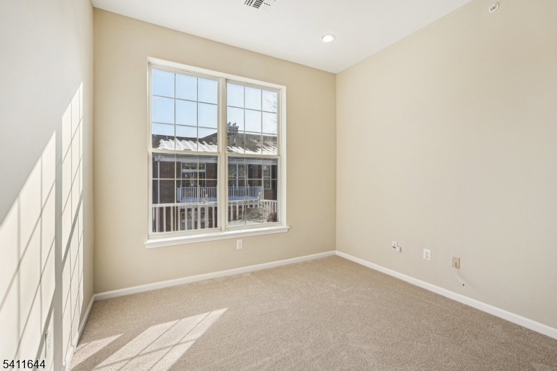 Four Seasons - Residential