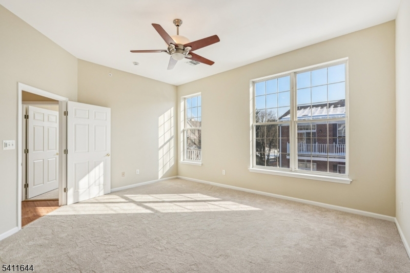 Four Seasons - Residential