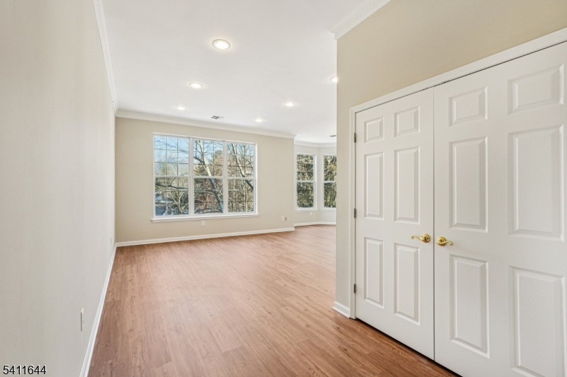 Four Seasons - Residential