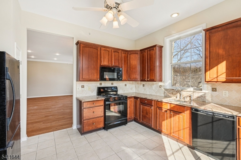 Four Seasons - Residential